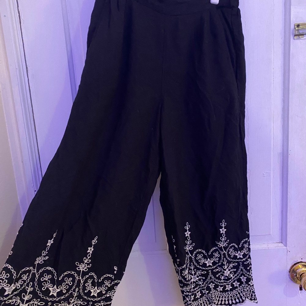 toyshop wide leg pants with design on bottom